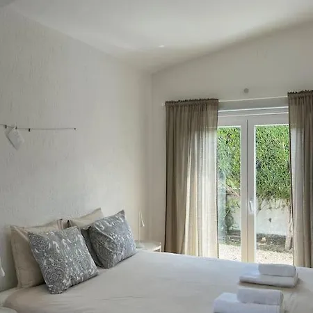 Casa De Maio - New T2 - Arrifana 650 Mts *